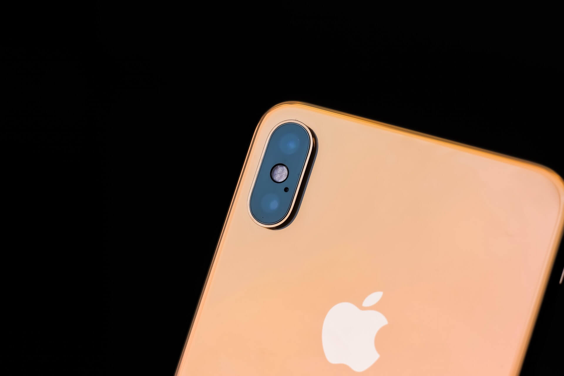reasons to buy apple iphone
